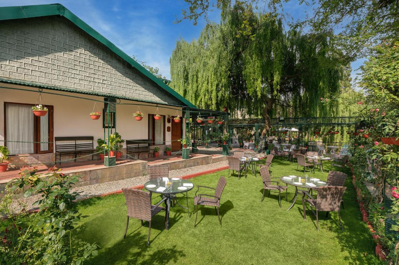 Shervani Hilltop Resort Nainital Luaran gambar