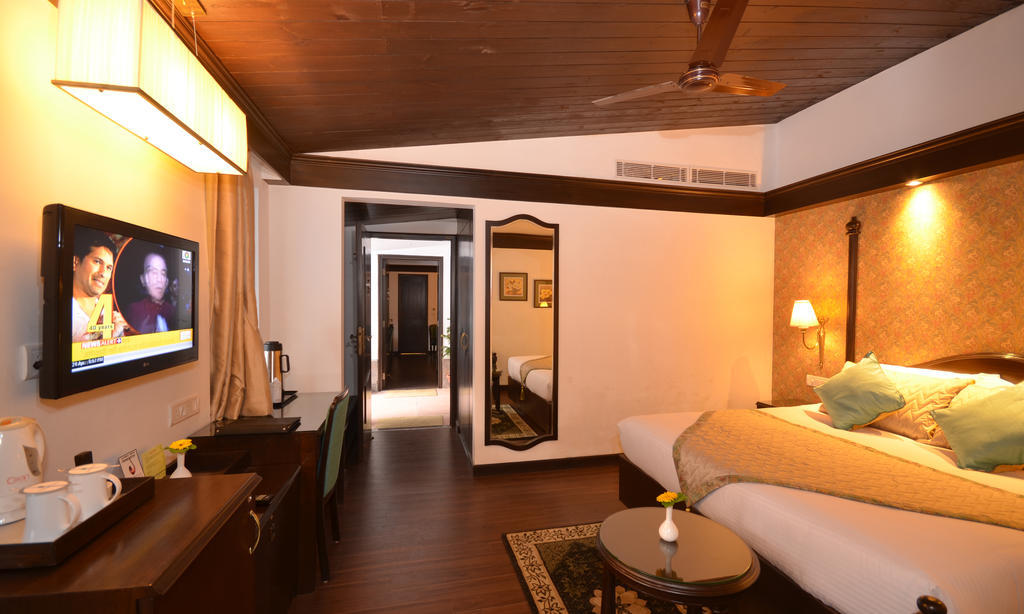 Shervani Hilltop Resort Nainital Luaran gambar