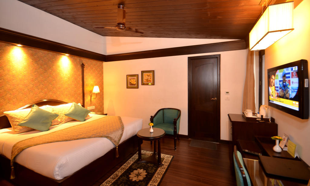 Shervani Hilltop Resort Nainital Luaran gambar